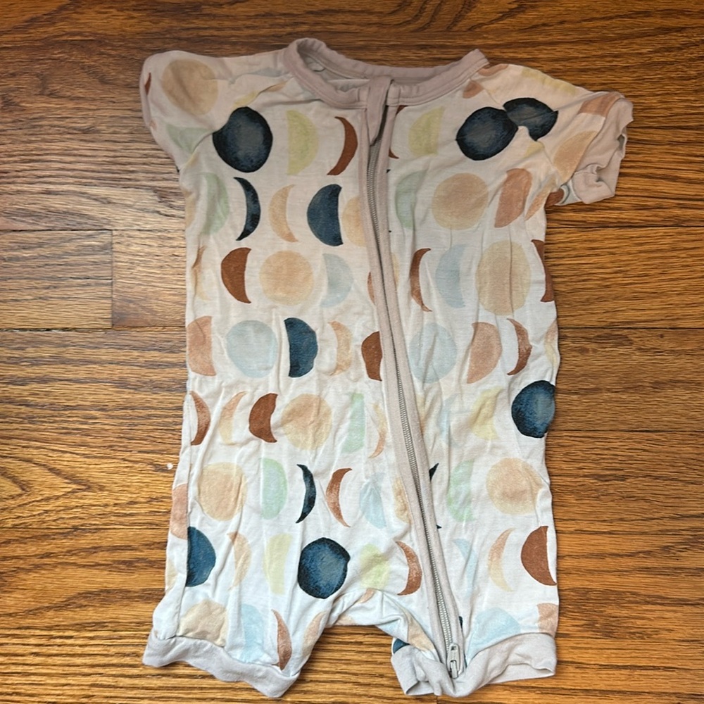 Little Sleepies Neutral Luna Shorty